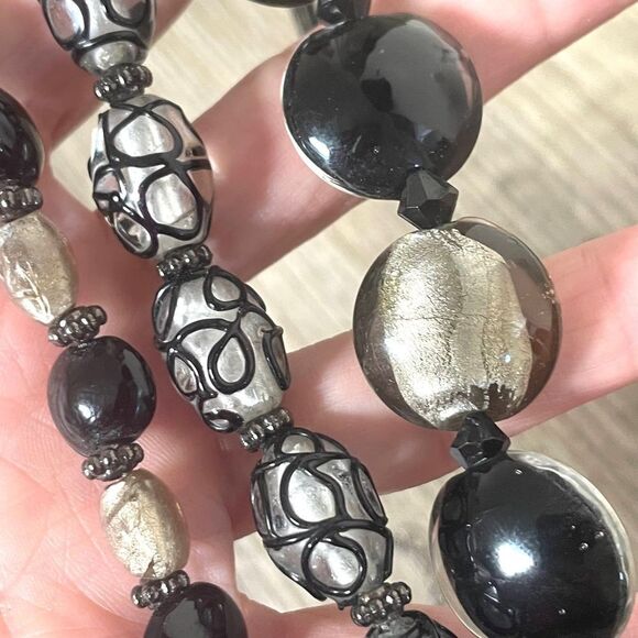 Black beaded multi strand Necklace - Picture 4 of 10